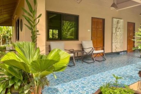 Chalet de 4 dormitorios en Khok Kloi, Tailandia № 233465 - foto 11