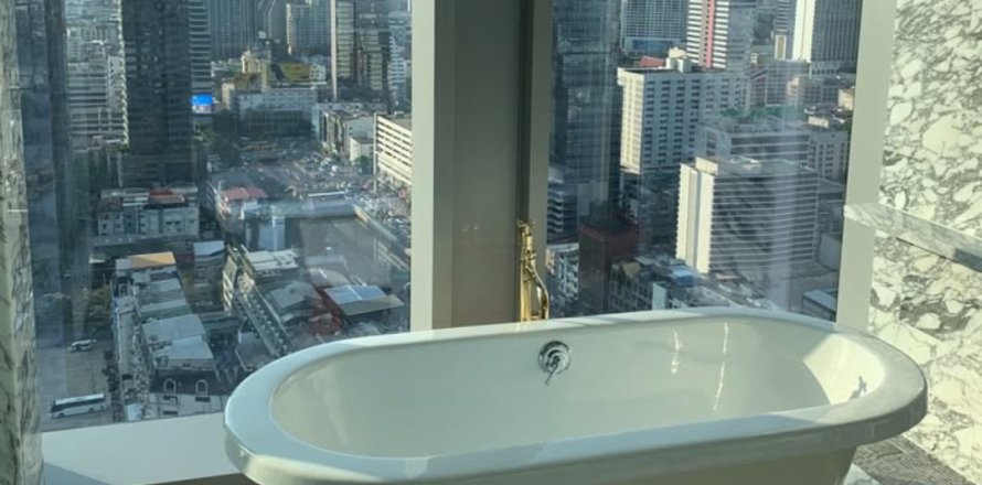 Condo in Bang Rak, Bangkok, Thailand, 3 bedrooms  № 168000