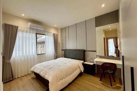 House in Pattaya, Thailand 4 bedrooms № 146367 - photo 3