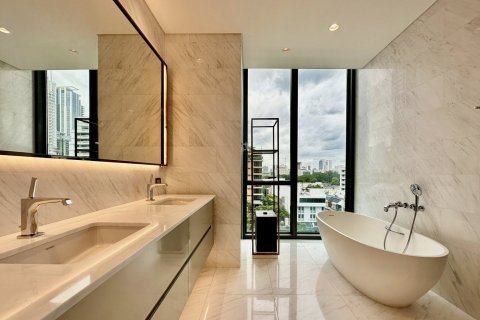 Condo in Pathum Wan, Bangkok, Thailand, 2 bedrooms  № 167059 - photo 4