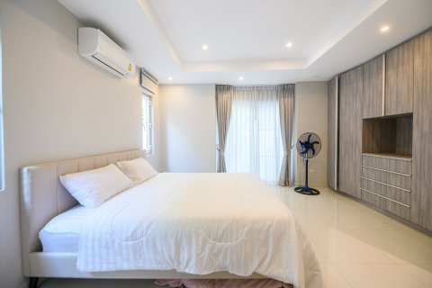 Кондоминиум с 3 спальнями в Паттайе, Таиланд № 171309 - фото 9