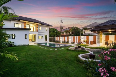 Villa in Phuket, Thailand 4 bedrooms № 210224 - photo 3