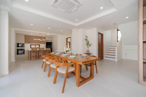 Villa in Phuket, Thailand 4 bedrooms № 210224 - photo 8