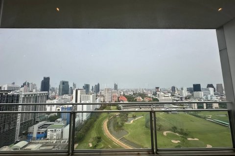 Condo à Pathum Wan, Bangkok, Thaïlande, 3 chambres № 163764 - photo 14