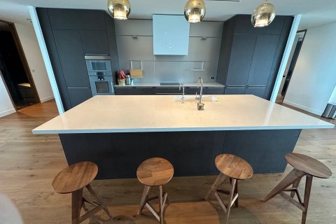 Condo à Pathum Wan, Bangkok, Thaïlande, 3 chambres № 163764 - photo 15