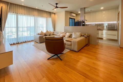 Condo in Watthana, Bangkok, Thailand, 3 bedrooms  № 163796 - photo 6