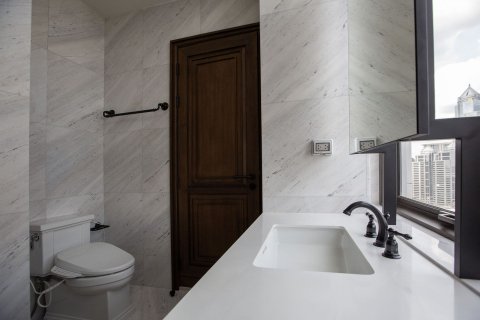 Condo in Pathum Wan, Bangkok, Thailand, 3 bedrooms  № 163890 - photo 9