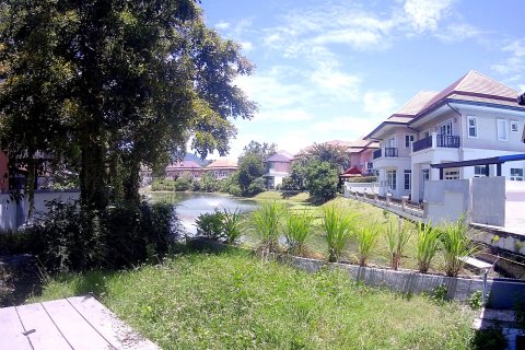 House in Chalong, Thailand 4 bedrooms № 120457 - photo 1