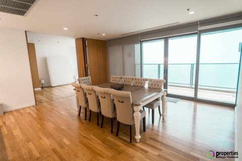 Condo in Pattaya, Thailand, 4 bedrooms  № 167055 - photo 8