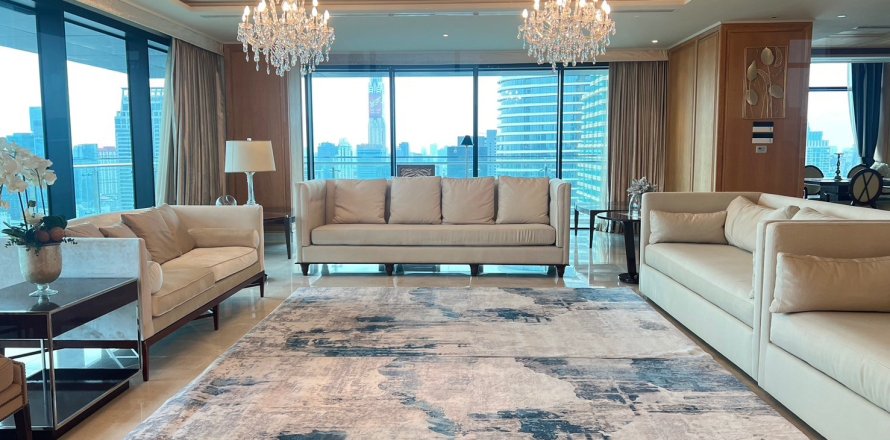 Condo in Pathum Wan, Bangkok, Thailand, 3 bedrooms  № 167998