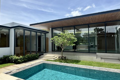 Villa in Bang Tao, Thailand 4 bedrooms № 152425 - photo 2