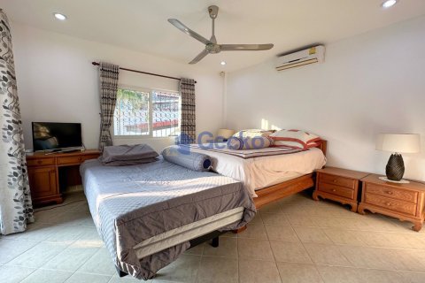 House in Pattaya, Thailand 4 bedrooms № 196213 - photo 6