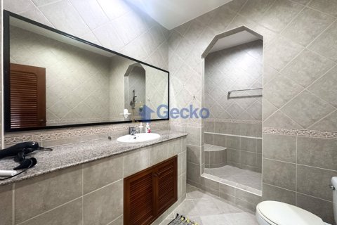 House in Pattaya, Thailand 4 bedrooms № 196213 - photo 9