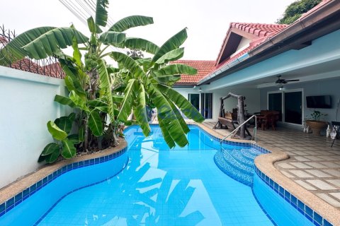 House in Pattaya, Thailand 4 bedrooms № 196213 - photo 15