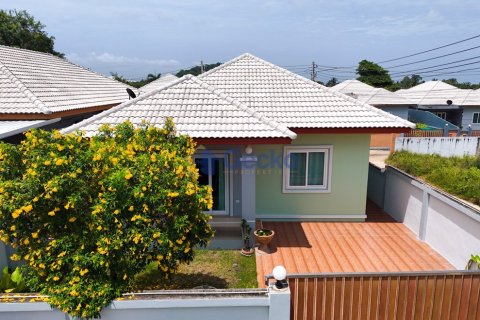 House in Pattaya, Thailand 3 bedrooms № 196218