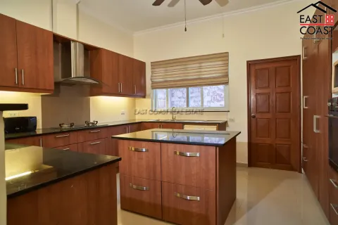 Casa de 9 dormitorios en Pattaya, Tailandia № 212656 - foto 5
