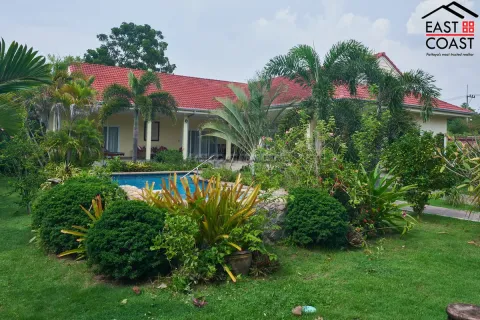 Casa de 9 dormitorios en Pattaya, Tailandia № 212656 - foto 16