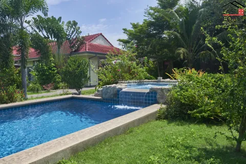 Casa de 9 dormitorios en Pattaya, Tailandia № 212656 - foto 13