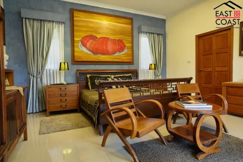 Casa de 9 dormitorios en Pattaya, Tailandia № 212656 - foto 12
