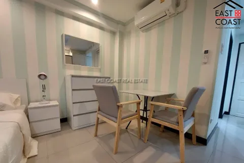 Estudio en el condominio en Jomtien Beach, Pattaya, Tailandia № 212658 - foto 2