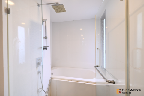 Condo in Bangkok, Thailand, 2 bedrooms  № 188197
