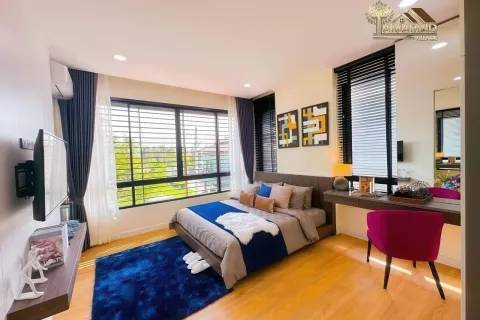 House in Pattaya, Thailand 4 bedrooms № 155609 - photo 24