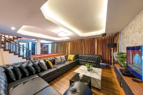 Villa in Pattaya, Thailand 4 bedrooms № 157327 - photo 6