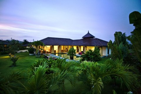 Villa in Hua Hin, Thailand 4 bedrooms № 157323 - photo 11