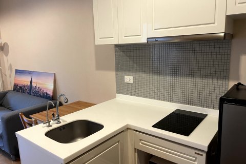 Studio in the Condo in Khlong Toei, Bangkok, Thailand  № 137379 - photo 5