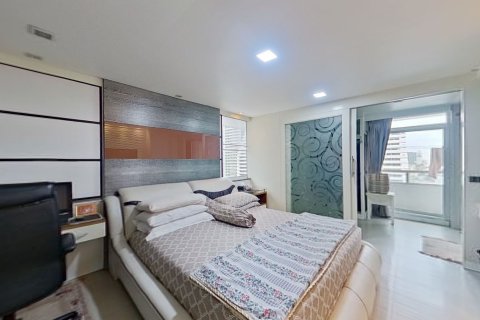 Кондоминиум с 3 спальнями в Ваттхане, Бангкок, Таиланд № 137381 - фото 5