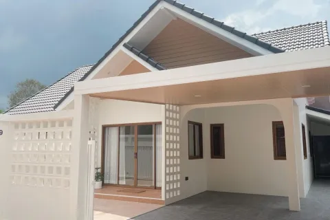 Дом в Паттайе, Таиланд с 3 комнатами № 155528 - фото 1