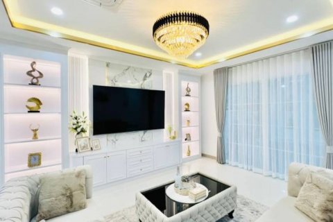Villa in Pattaya, Thailand 5 bedrooms № 114095 - photo 5