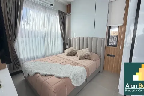 Casa de 3 dormitorios en Pattaya, Tailandia № 210949 - foto 15