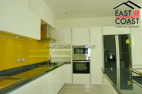 Casa de 3 dormitorios en Pattaya, Tailandia № 213175 - foto 16
