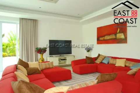 Casa de 3 dormitorios en Pattaya, Tailandia № 213175 - foto 2