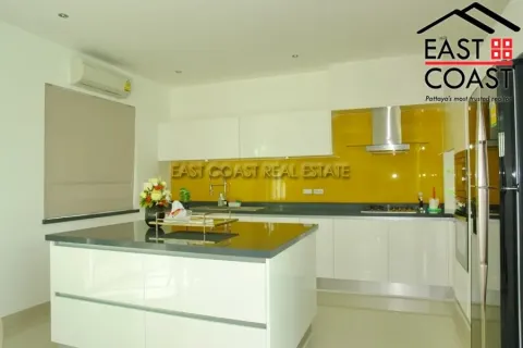 Casa de 3 dormitorios en Pattaya, Tailandia № 213175 - foto 17