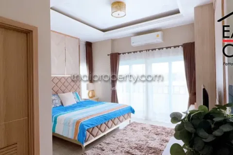 Casa de 4 dormitorios en Pattaya, Tailandia № 213177 - foto 4