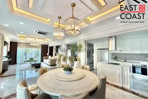 Casa de 4 dormitorios en Pattaya, Tailandia № 213177 - foto 12
