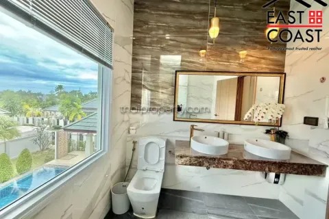 Casa de 4 dormitorios en Pattaya, Tailandia № 213177 - foto 8