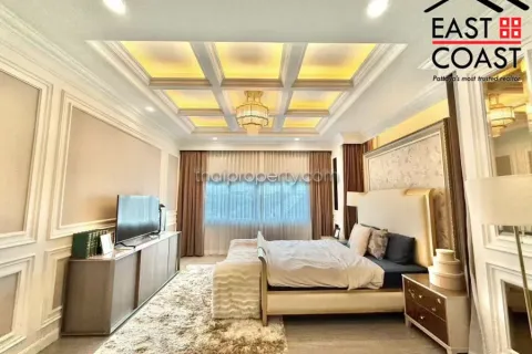 Casa de 4 dormitorios en Pattaya, Tailandia № 213177 - foto 11