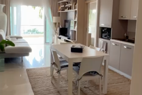 Condo à Phuket, Thaïlande, 2 chambres № 147858 - photo 1