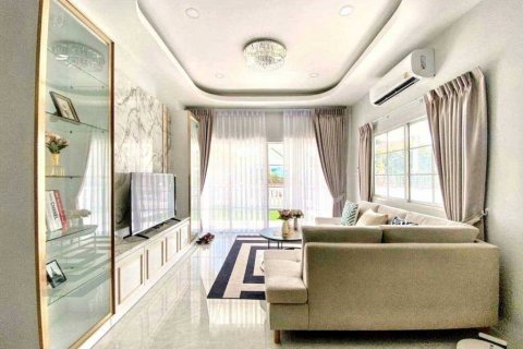 House in Pattaya, Thailand 3 bedrooms № 120203 - photo 8