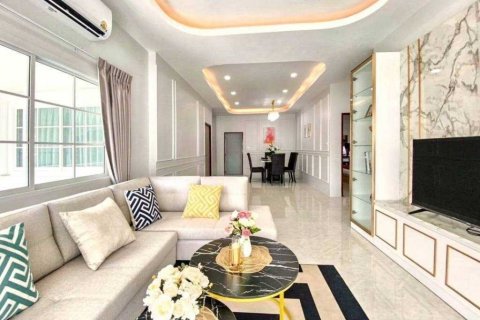 House in Pattaya, Thailand 3 bedrooms № 120203 - photo 5