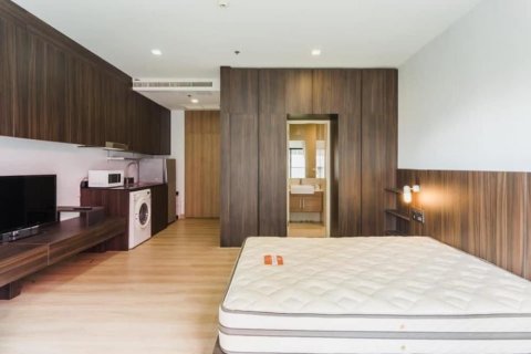 Студия в кондо в Ваттхане, Бангкок, Таиланд № 150040 - фото 6