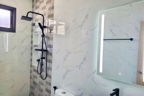 House in Phuket, Thailand 3 bedrooms № 150041 - photo 16