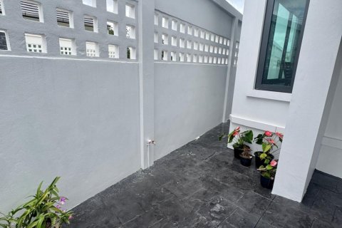 Villa in Phuket, Thailand 4 bedrooms № 137973 - photo 29