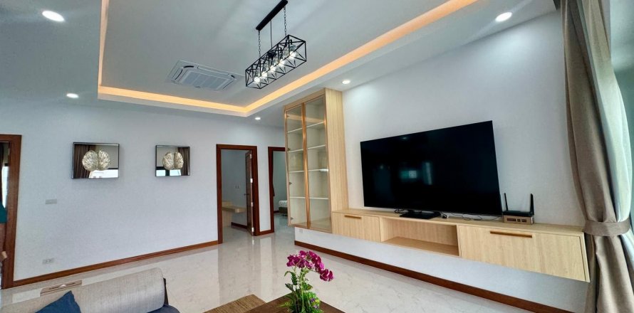 Villa in Phuket, Thailand 4 bedrooms № 137973