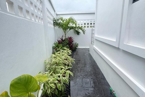 Villa in Phuket, Thailand 4 bedrooms № 137973 - photo 30