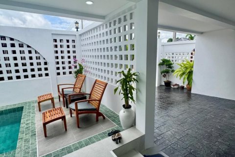 Villa in Phuket, Thailand 4 bedrooms № 137973 - photo 26