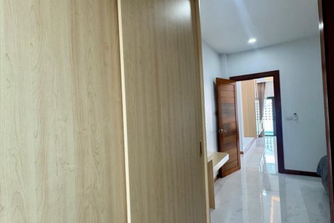 Villa in Phuket, Thailand 4 bedrooms № 137973 - photo 13